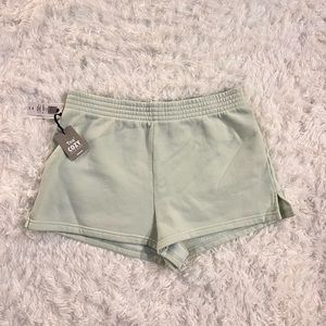 Aritzia Tna shorts Size M
